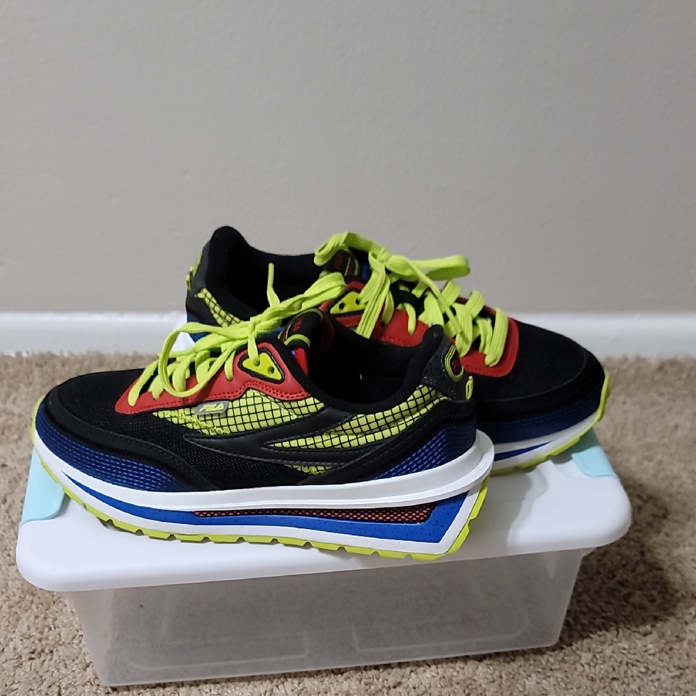 Fila Black and Blue Sneakers with Dynamic Lacing System